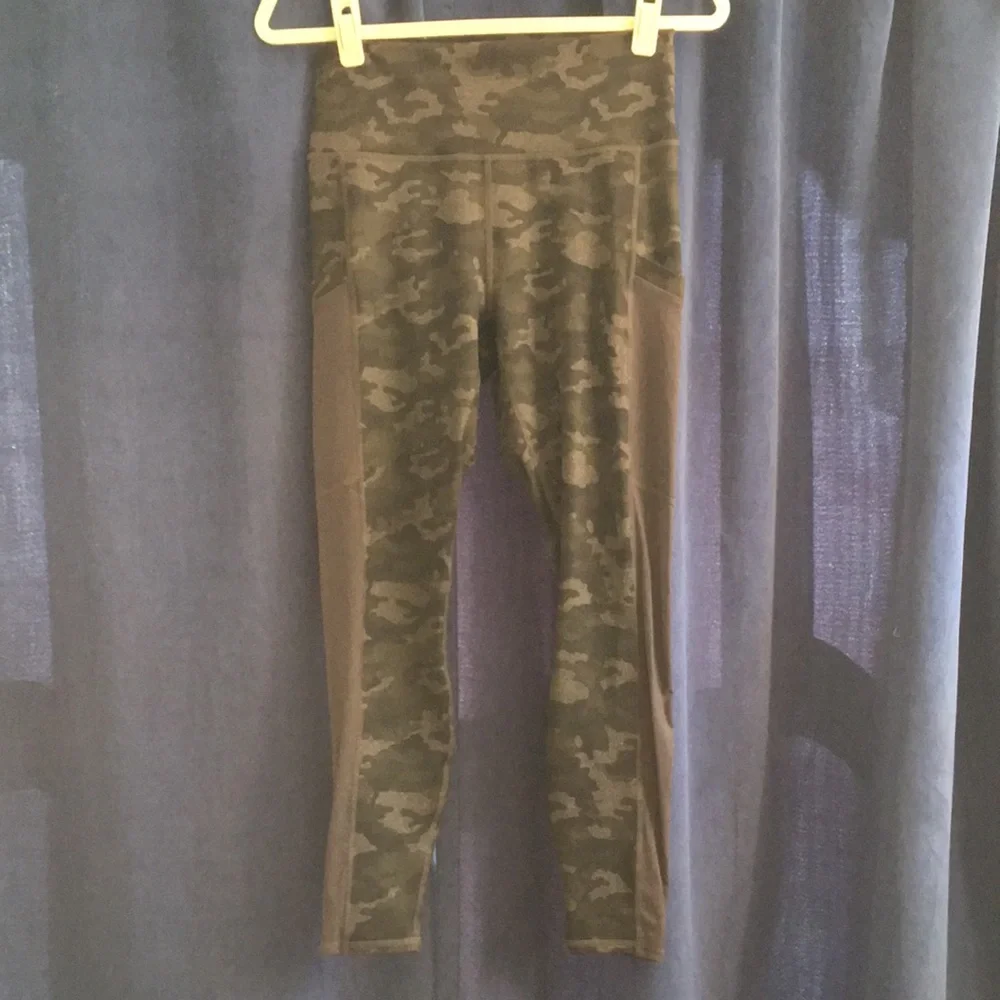 Fabletics | Power Hold Yoga Pants - Picture 2 of 7